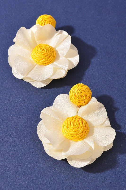 Flower Drop Earrings | WHITE